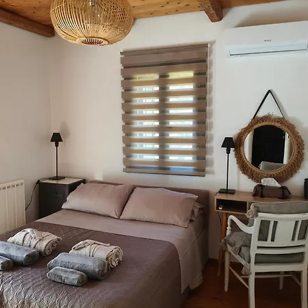 וילה Kydippi Kea *